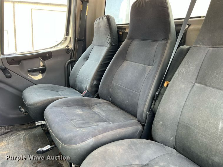 image for item II9114 2007 Freightliner Business Class M2  utility / service truck