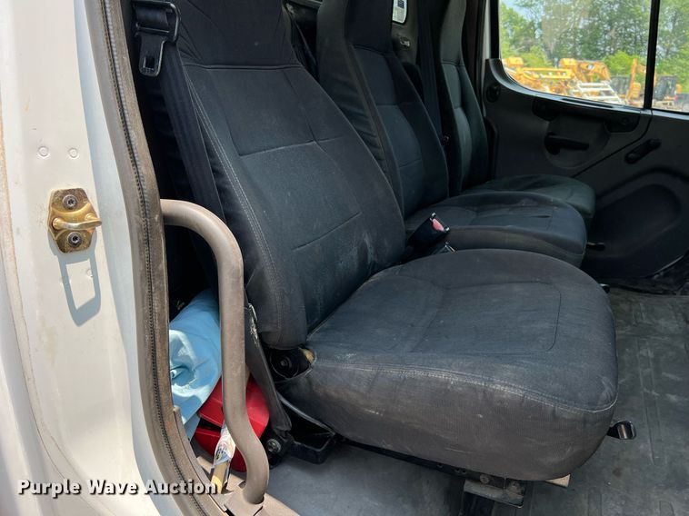 image for item II9114 2007 Freightliner Business Class M2  utility / service truck