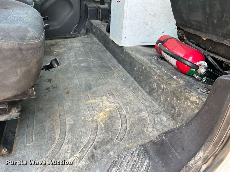 image for item II9114 2007 Freightliner Business Class M2  utility / service truck