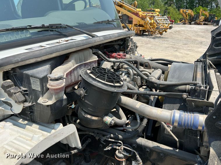 image for item II9114 2007 Freightliner Business Class M2  utility / service truck