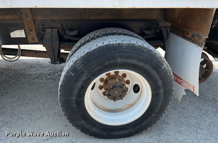 image for item II9114 2007 Freightliner Business Class M2  utility / service truck