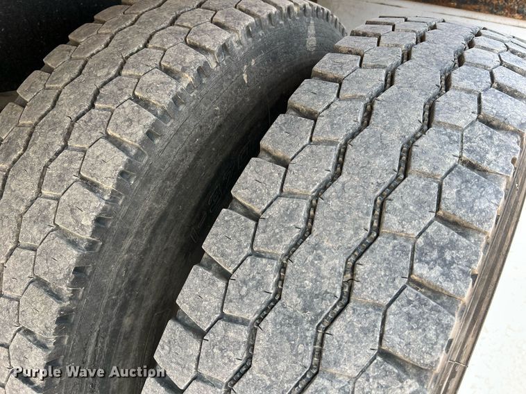 image for item II9114 2007 Freightliner Business Class M2  utility / service truck