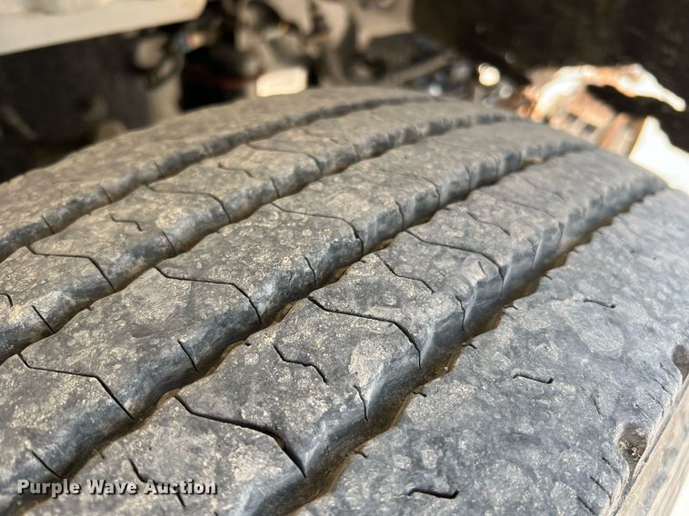 image for item II9114 2007 Freightliner Business Class M2  utility / service truck