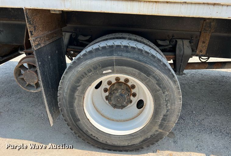 image for item II9114 2007 Freightliner Business Class M2  utility / service truck