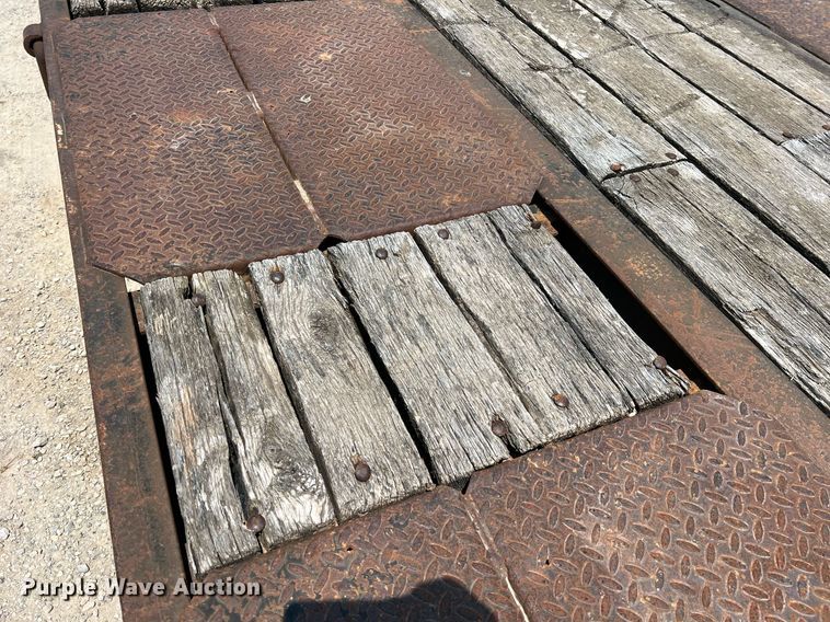 image for item II9115 2002 Interstate 20DT  equipment trailer