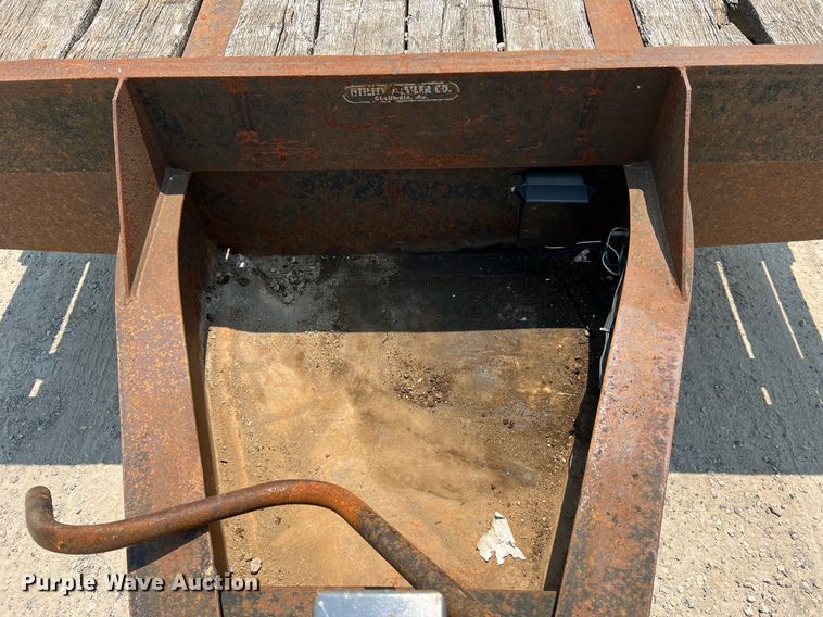 image for item II9115 2002 Interstate 20DT  equipment trailer