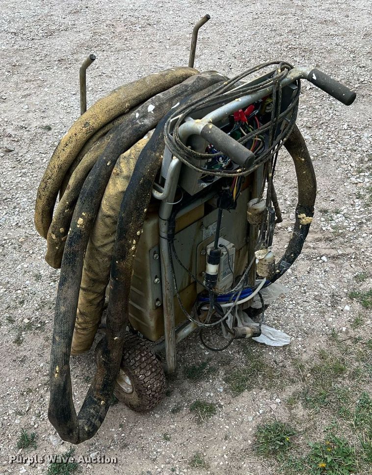 image for item II9126 Graco E10  spray foam machine