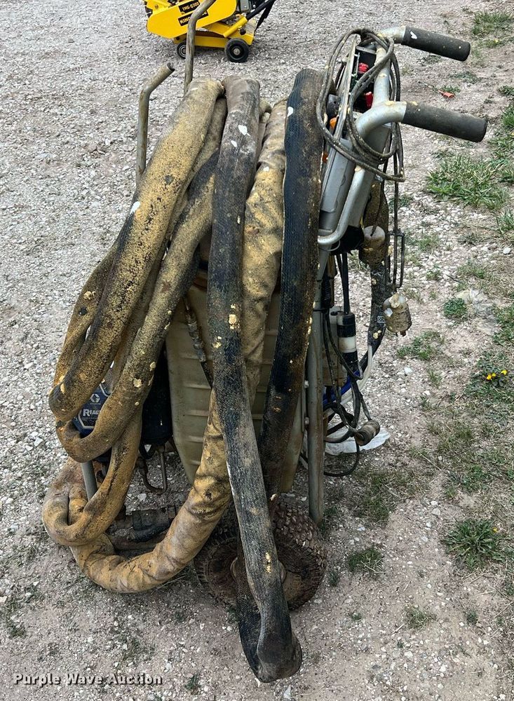 image for item II9126 Graco E10  spray foam machine