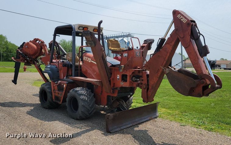 image for item JO9145 2002 Ditch Witch RT70H  trencher