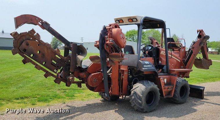 image for item JO9145 2002 Ditch Witch RT70H  trencher