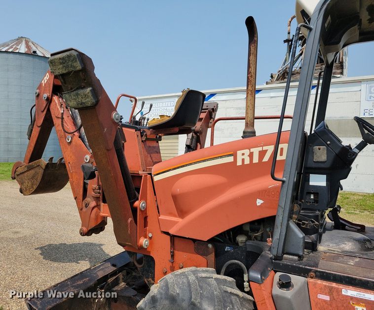 image for item JO9145 2002 Ditch Witch RT70H  trencher