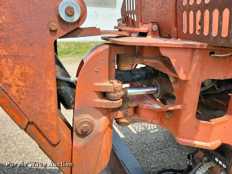 image for item JO9145 2002 Ditch Witch RT70H  trencher