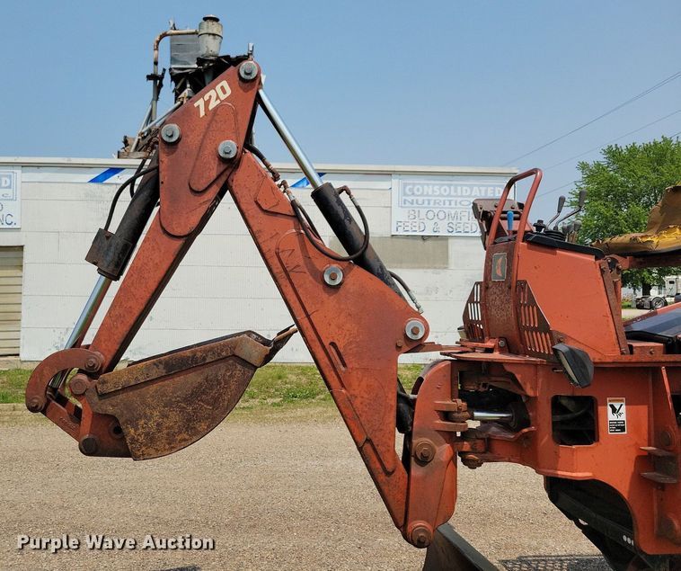 image for item JO9145 2002 Ditch Witch RT70H  trencher