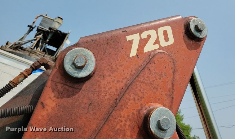 image for item JO9145 2002 Ditch Witch RT70H  trencher