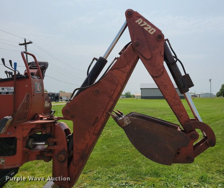 image for item JO9145 2002 Ditch Witch RT70H  trencher
