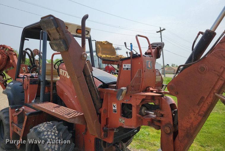 image for item JO9145 2002 Ditch Witch RT70H  trencher