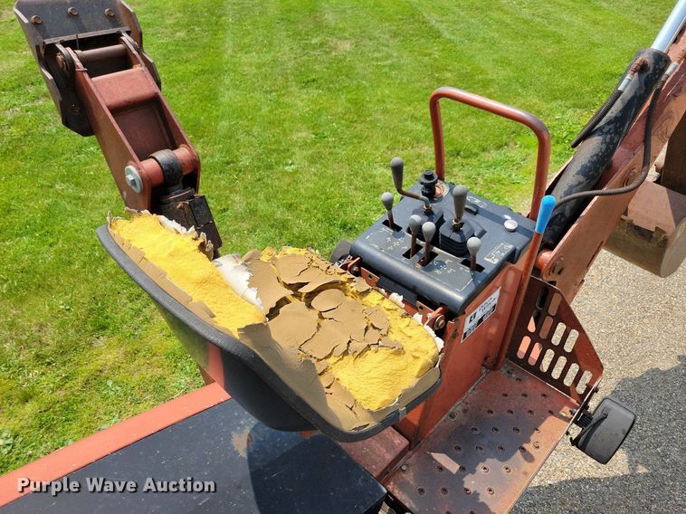 image for item JO9145 2002 Ditch Witch RT70H  trencher
