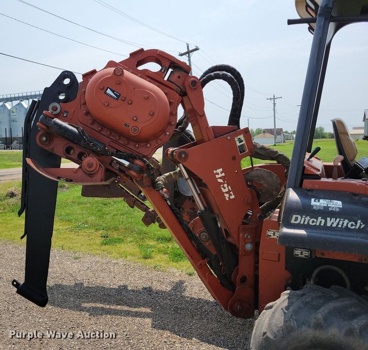 image for item JO9145 2002 Ditch Witch RT70H  trencher