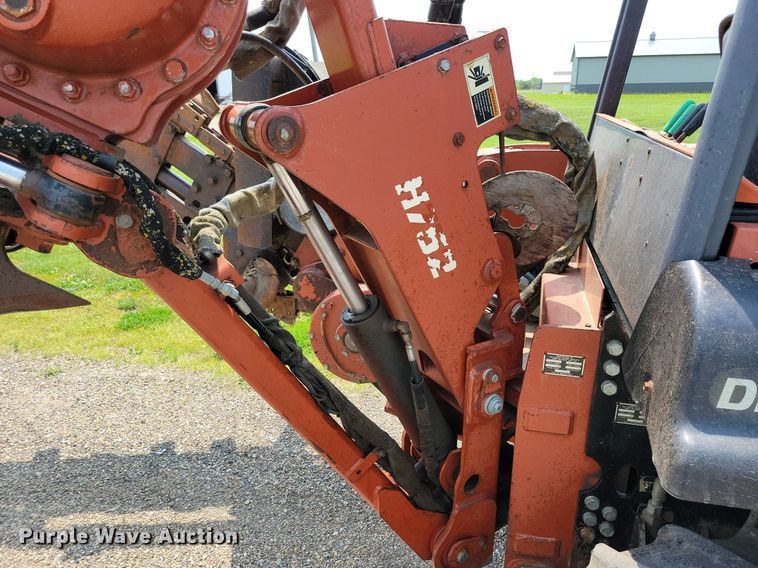 image for item JO9145 2002 Ditch Witch RT70H  trencher
