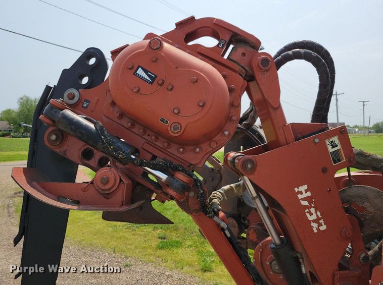 image for item JO9145 2002 Ditch Witch RT70H  trencher