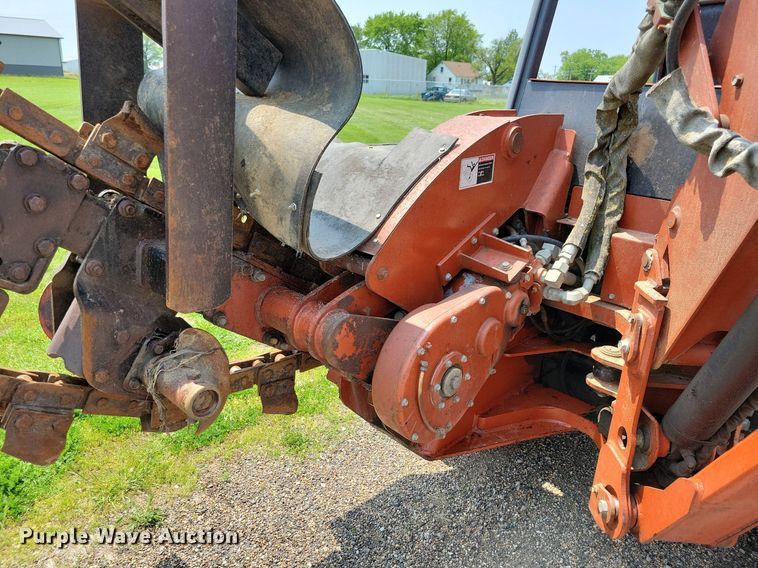 image for item JO9145 2002 Ditch Witch RT70H  trencher