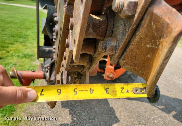 image for item JO9145 2002 Ditch Witch RT70H  trencher