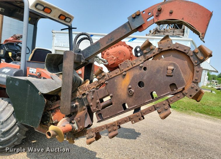 image for item JO9145 2002 Ditch Witch RT70H  trencher