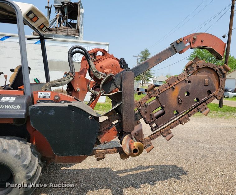 image for item JO9145 2002 Ditch Witch RT70H  trencher