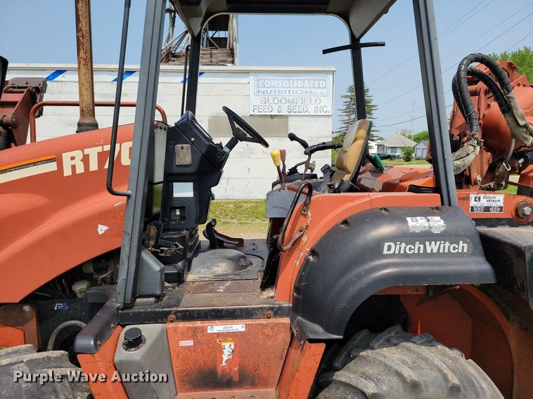 image for item JO9145 2002 Ditch Witch RT70H  trencher
