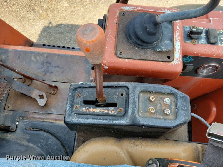 image for item JO9145 2002 Ditch Witch RT70H  trencher