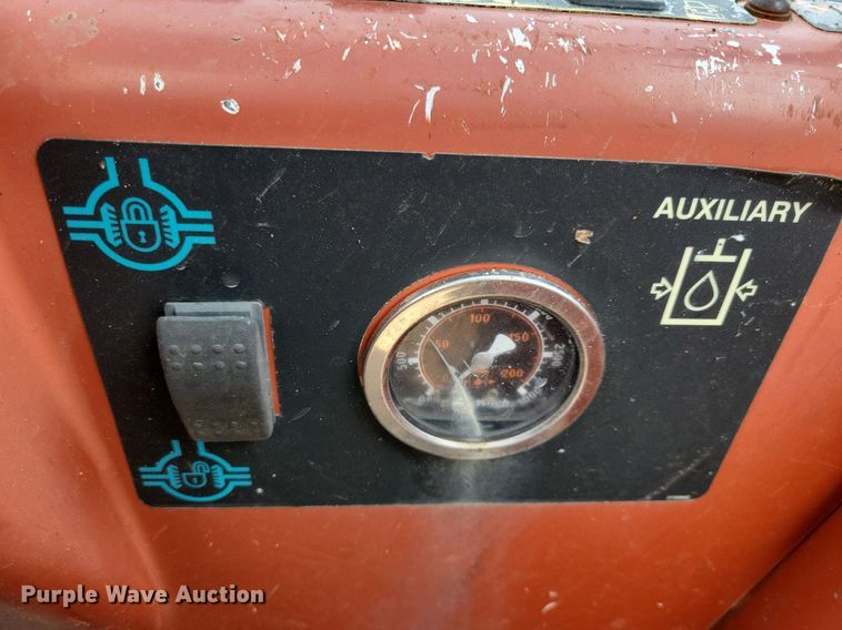 image for item JO9145 2002 Ditch Witch RT70H  trencher