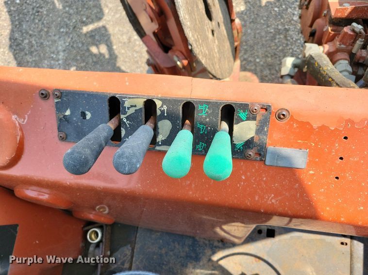 image for item JO9145 2002 Ditch Witch RT70H  trencher