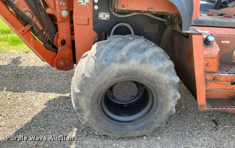 image for item JO9145 2002 Ditch Witch RT70H  trencher