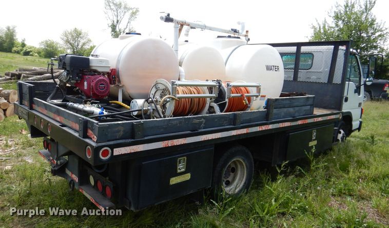 image for item JO9156 2005 GMC W4500  flatbed truck