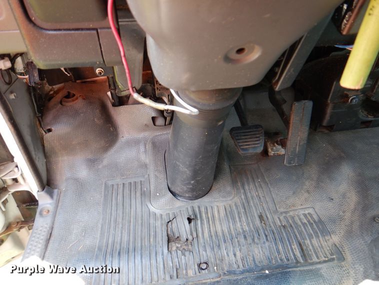 image for item JO9156 2005 GMC W4500  flatbed truck