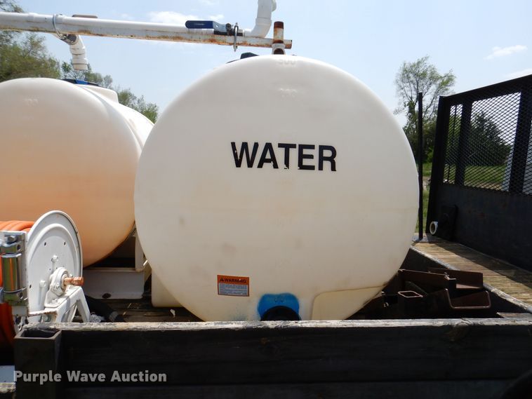 image for item JO9156 2005 GMC W4500  flatbed truck