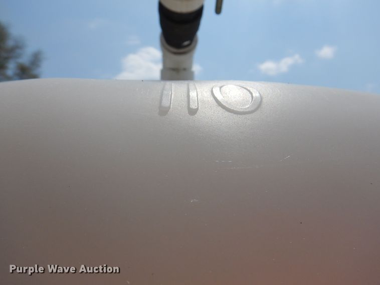 image for item JO9156 2005 GMC W4500  flatbed truck