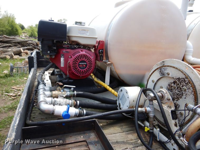 image for item JO9156 2005 GMC W4500  flatbed truck