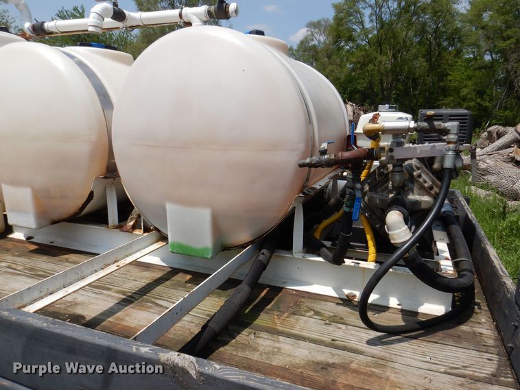 image for item JO9156 2005 GMC W4500  flatbed truck