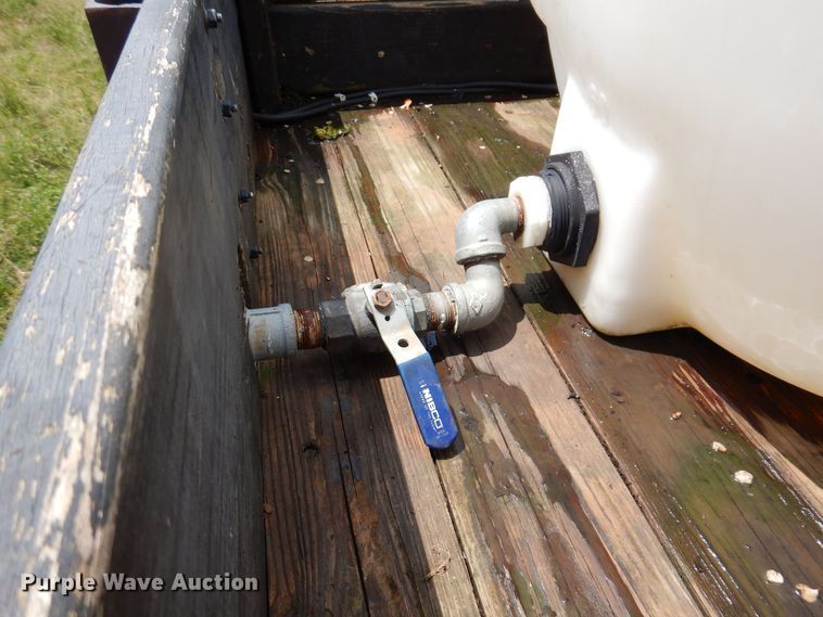 image for item JO9156 2005 GMC W4500  flatbed truck