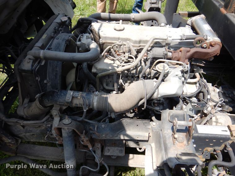 image for item JO9156 2005 GMC W4500  flatbed truck