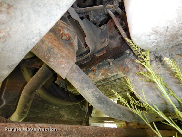 image for item JO9156 2005 GMC W4500  flatbed truck