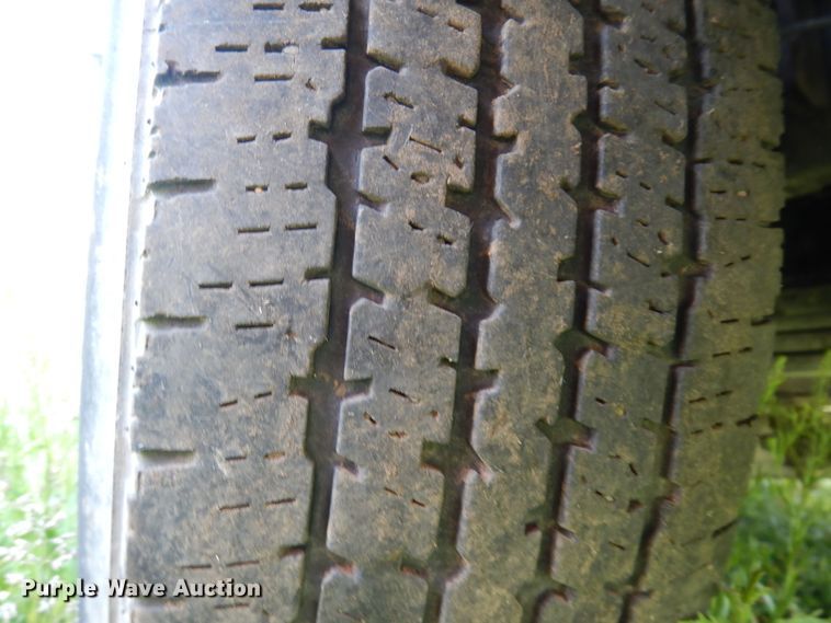 image for item JO9156 2005 GMC W4500  flatbed truck