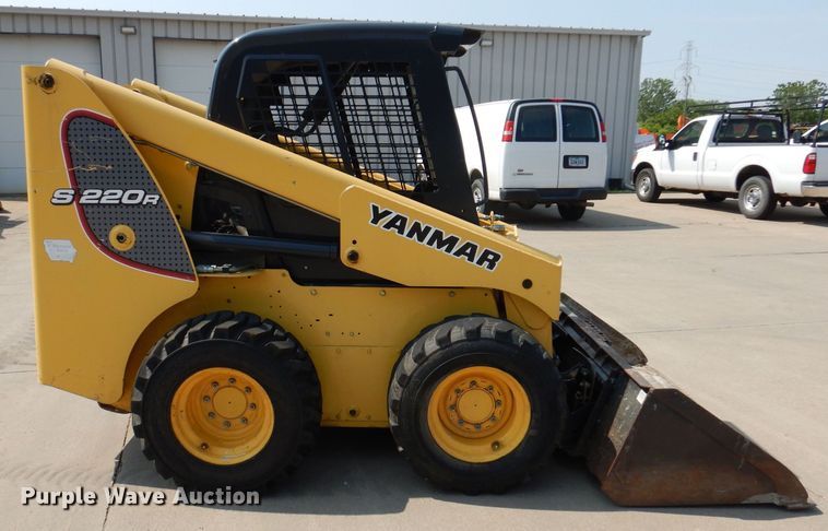 image for item JO9158 2012 Yanmar S220R  skid steer loader