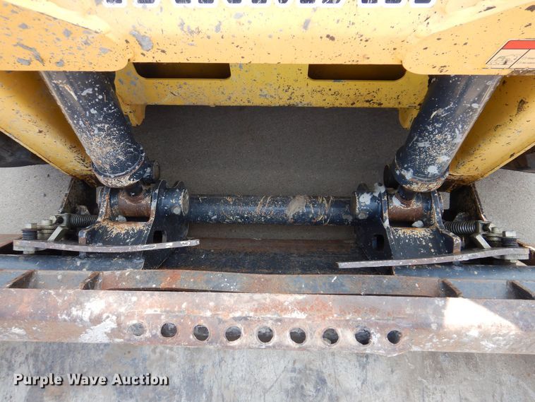 image for item JO9158 2012 Yanmar S220R  skid steer loader