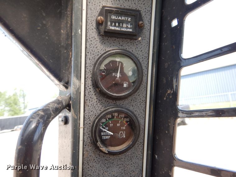 image for item JO9158 2012 Yanmar S220R  skid steer loader