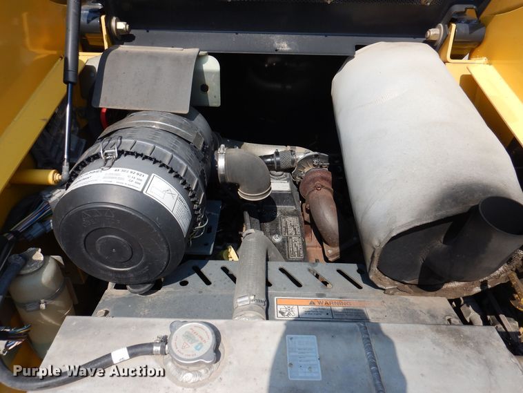 image for item JO9158 2012 Yanmar S220R  skid steer loader