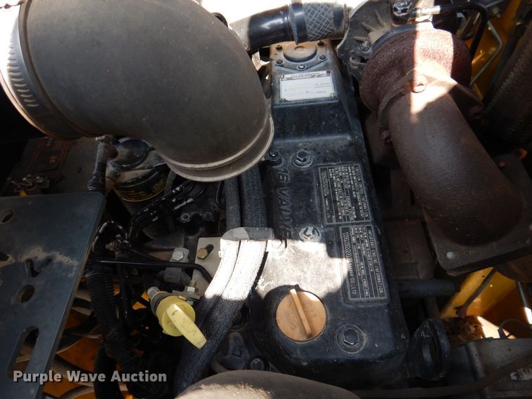 image for item JO9158 2012 Yanmar S220R  skid steer loader