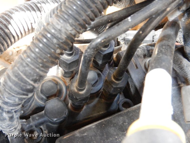 image for item JO9158 2012 Yanmar S220R  skid steer loader