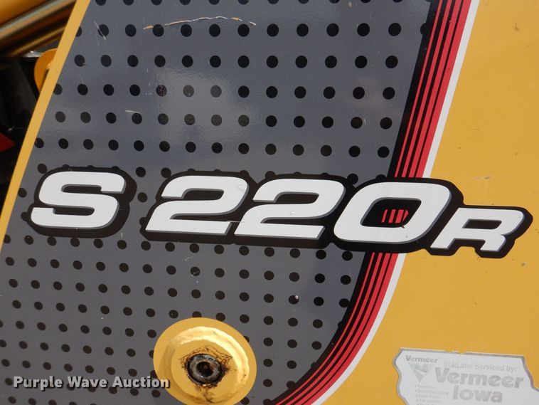 image for item JO9158 2012 Yanmar S220R  skid steer loader